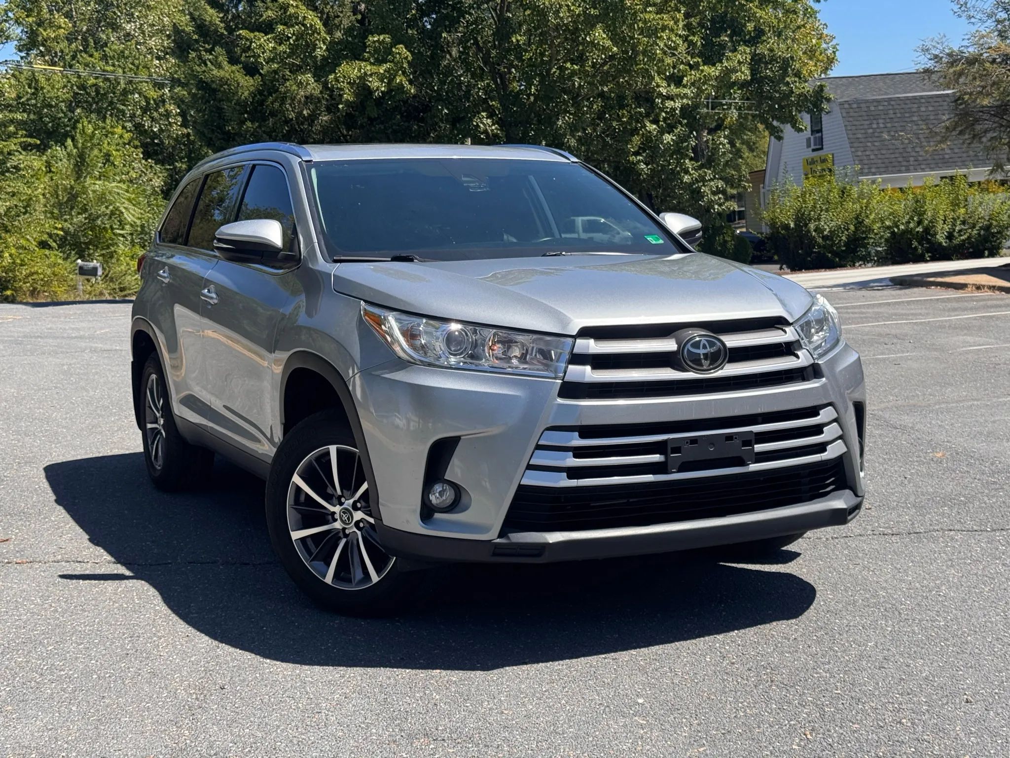 2019 Toyota Highlander SE Sport Utility 4D