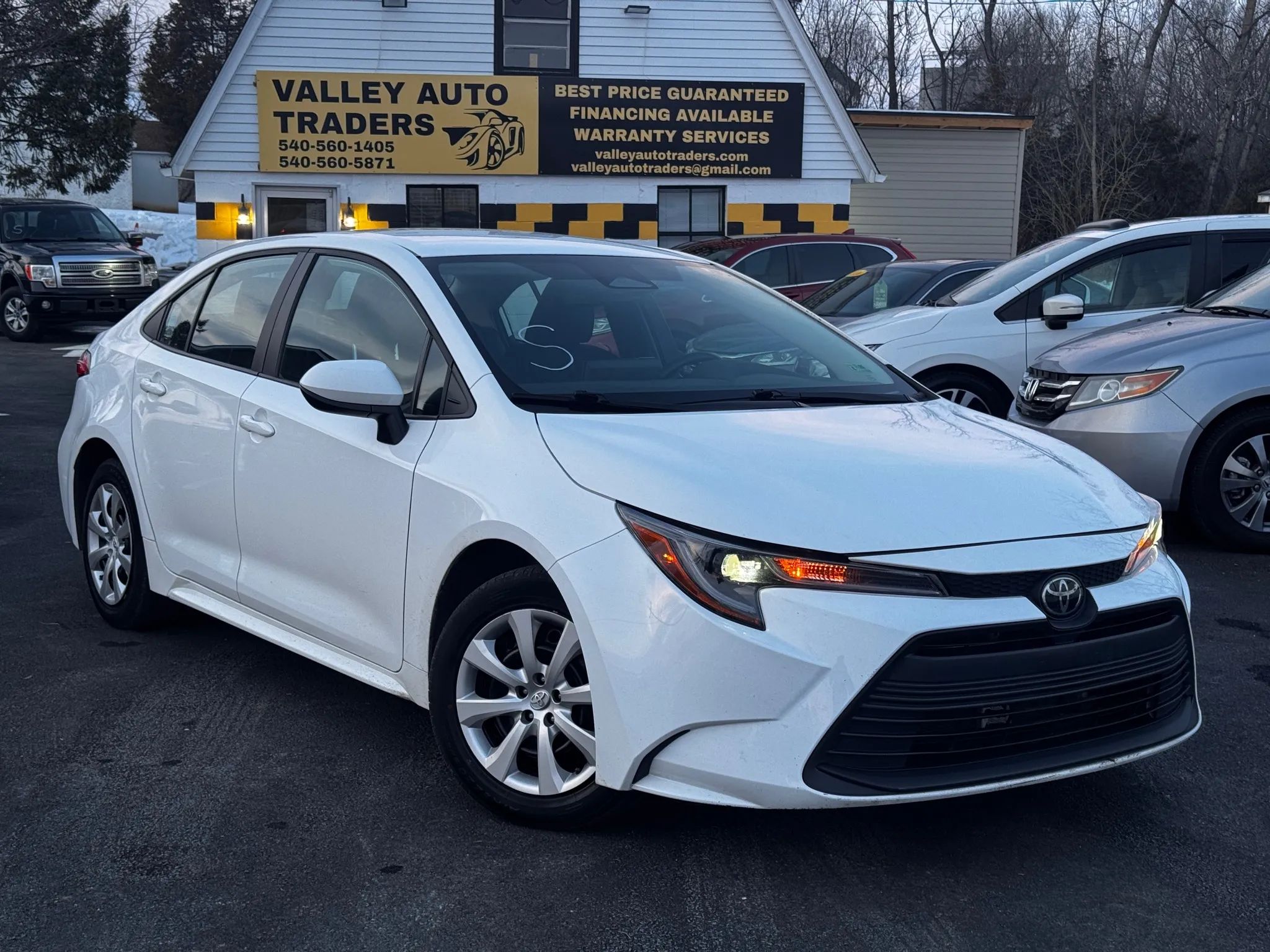 2024 Toyota Corolla LE Sedan 4D