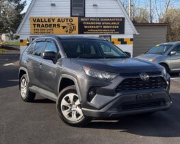 2019 Toyota RAV4 LE Sport Utility 4D