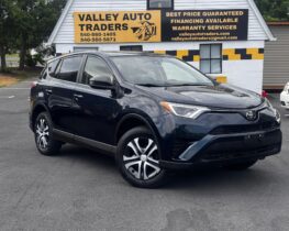 2018 Toyota RAV4 LE Sport Utility 4D