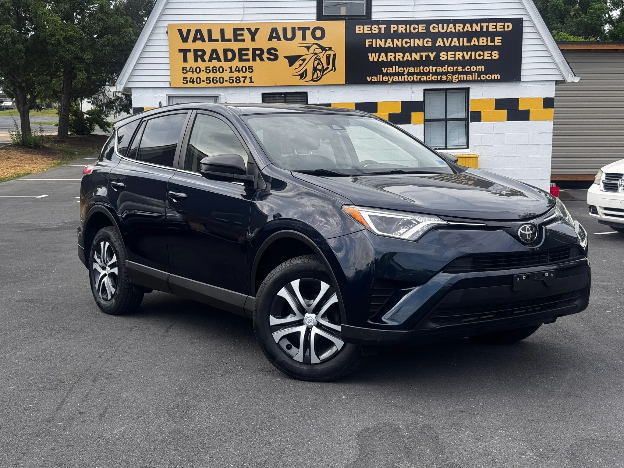 2018 Toyota RAV4 LE Sport Utility 4D