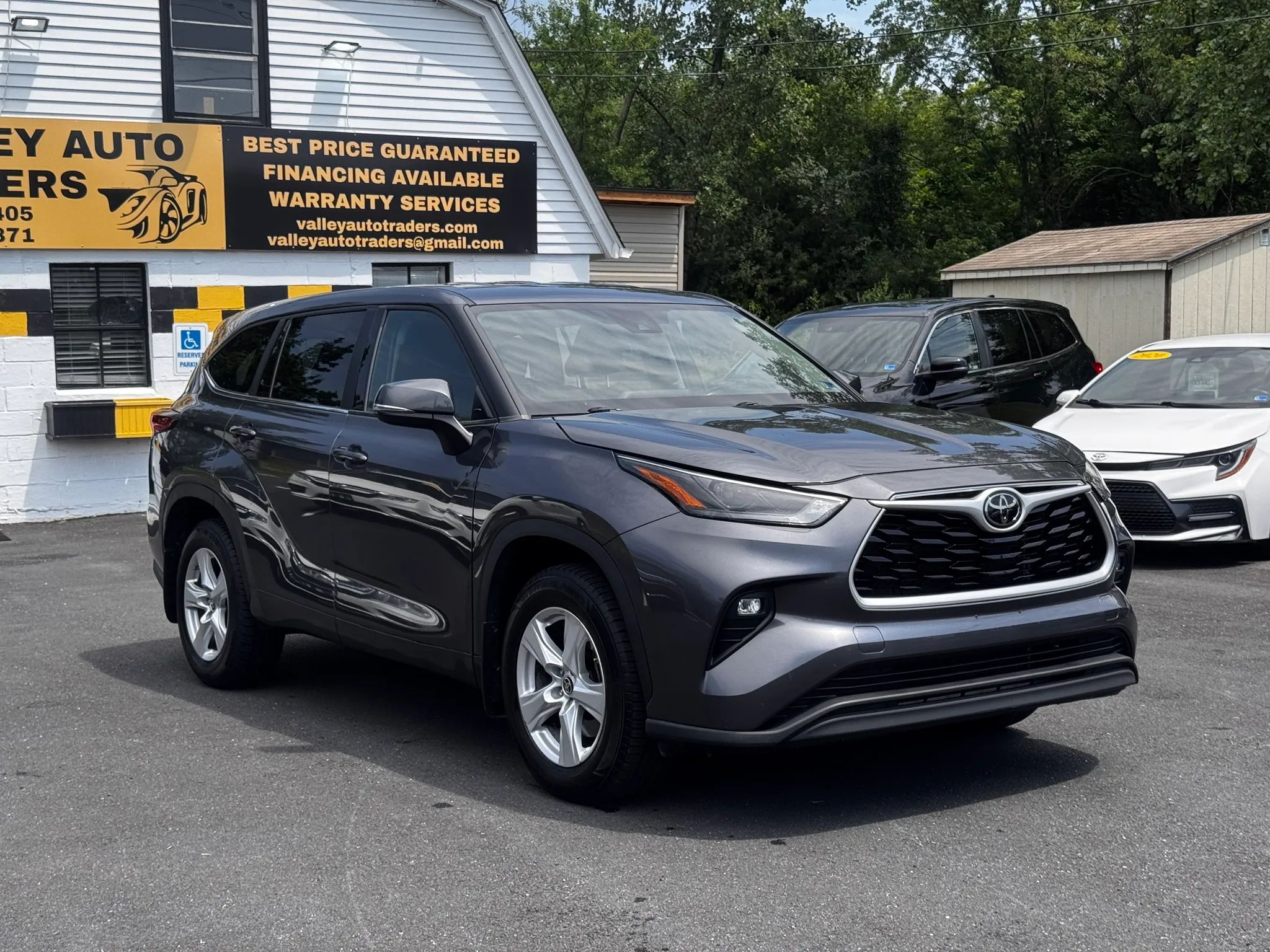 2023 Toyota Highlander LE Sport Utility 4D