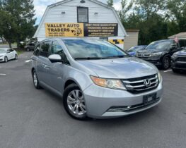 2016 Honda Odyssey SE Minivan 4D (2)