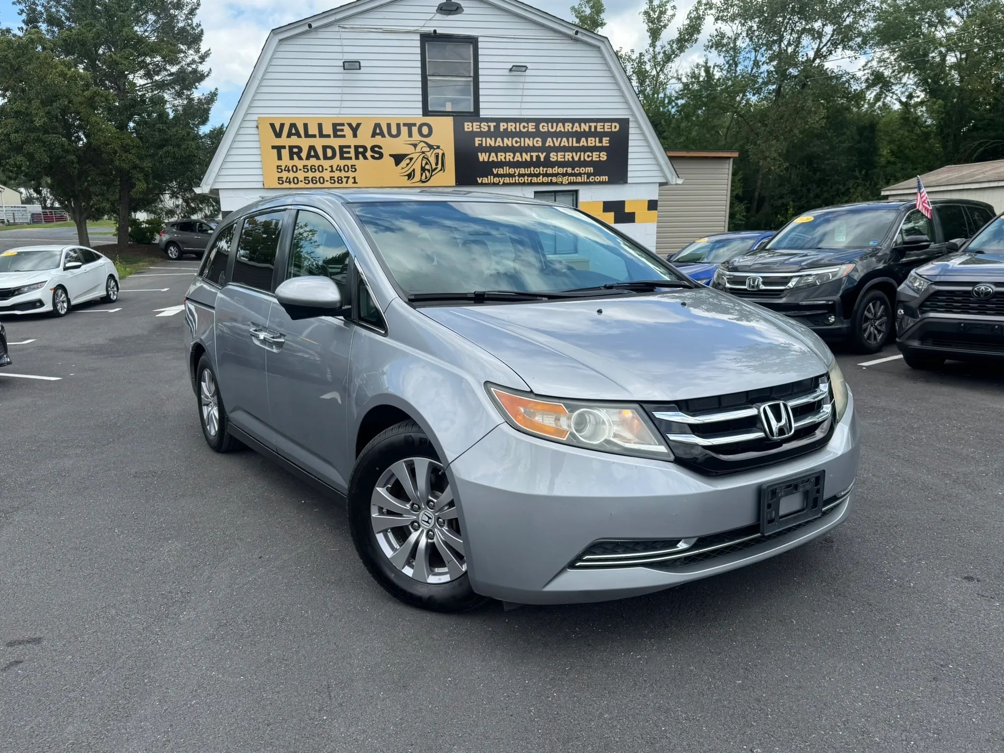 2016 Honda Odyssey SE Minivan 4D (2)