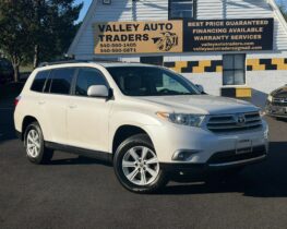 2012 Toyota Highlander SE Sport Utility 4D