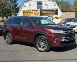 2018 Toyota Highlander XLE Sport Utility 4D